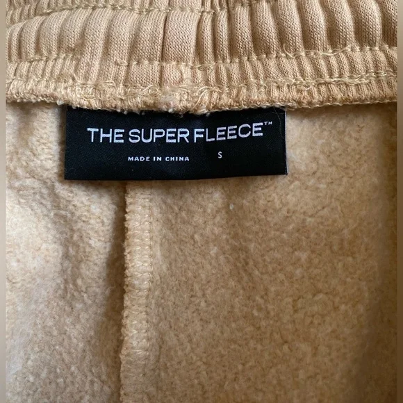 Aritzia Super World™ THE SUPER FLEECE™ Oversized Sweatpant - Picture 5 of 11